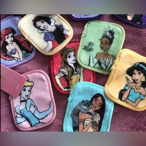 New Makeup Eraser New Disney Princess 7 day makeup remover In Box - Picture 2 of 4